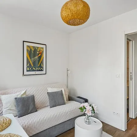 Elegant Between Montmartre And Les Batignolles