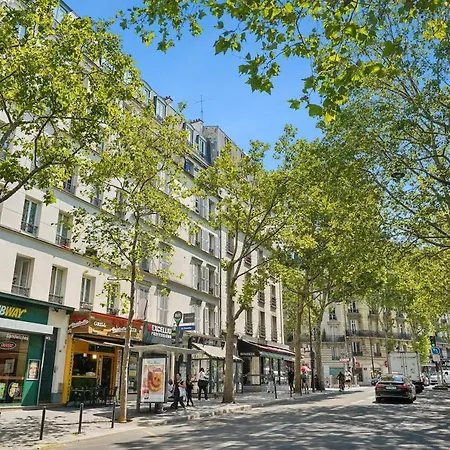 Elegant Between Montmartre And Les Batignolles * Parijs