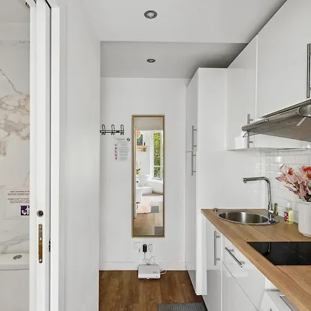 Elegant Between Montmartre And Les Batignolles * Παρίσι